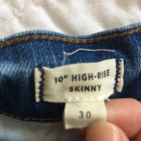 Madewell 10” High Rise Tulip Hem Skinny Jeans - Picture 4 of 4